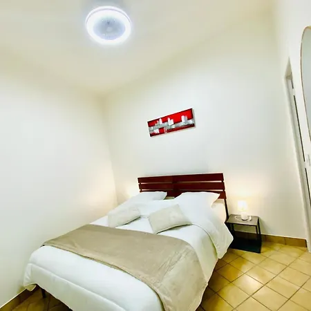 Maison Proche Plage Et Centre Ville, Menage Et Draps Compris Holiday home